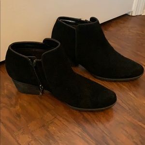 Blondo Villa Waterproof Booties. Size 9. Black